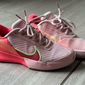 NikeCourt Vapor Pro 2 Premium Women's Hard Court Tennis Shoes
